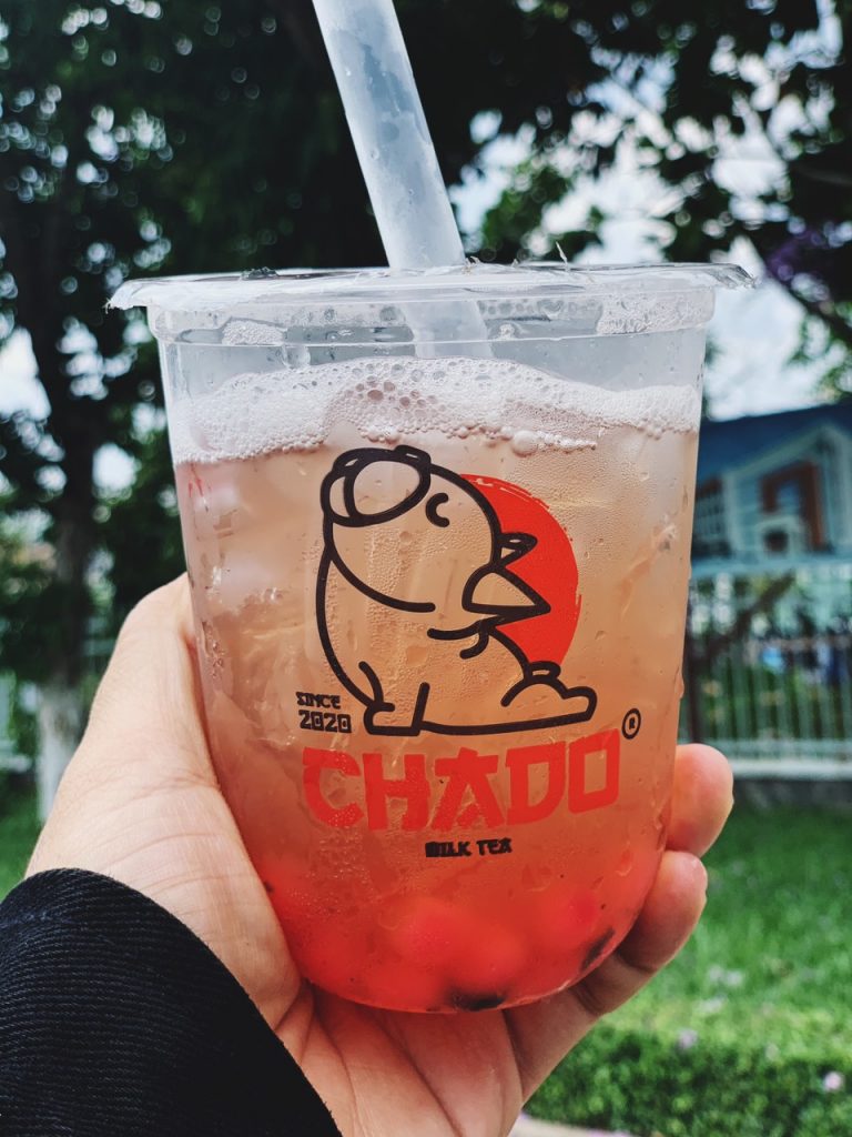 Thiết kế logo ly trà sữa của ChaDo Milk Tea