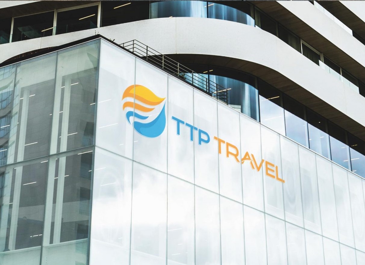 Logo công ty du lịch sáng tạo do Adina thực hiện