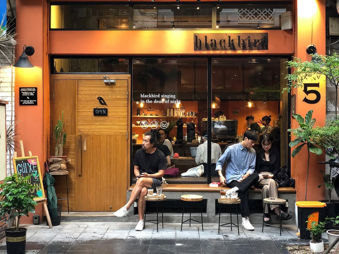 Blackbird Coffee ở số 5 Chân Cầm