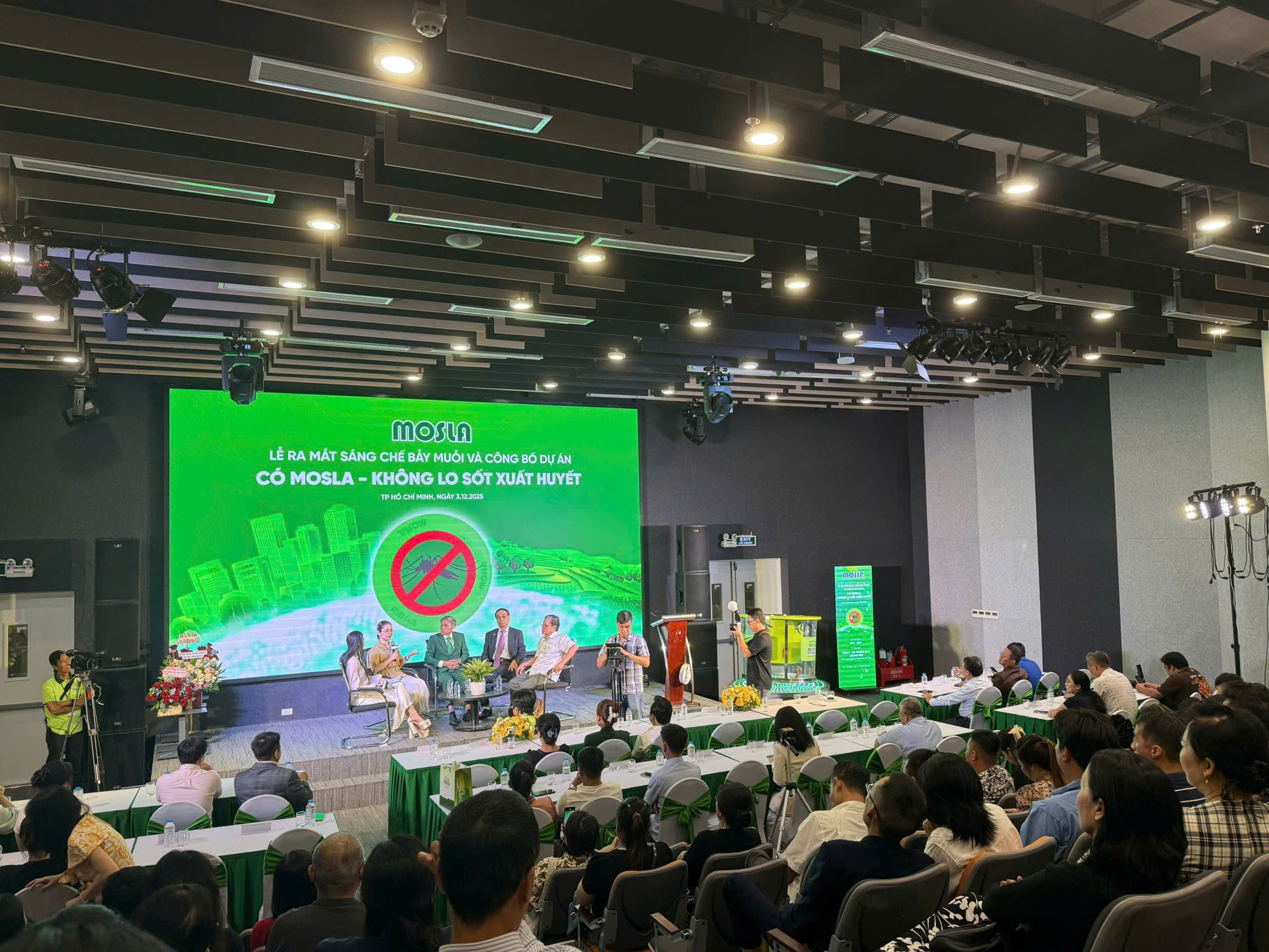 Lễ ra mắt sáng chế bẫy muỗi và công bố dự án.